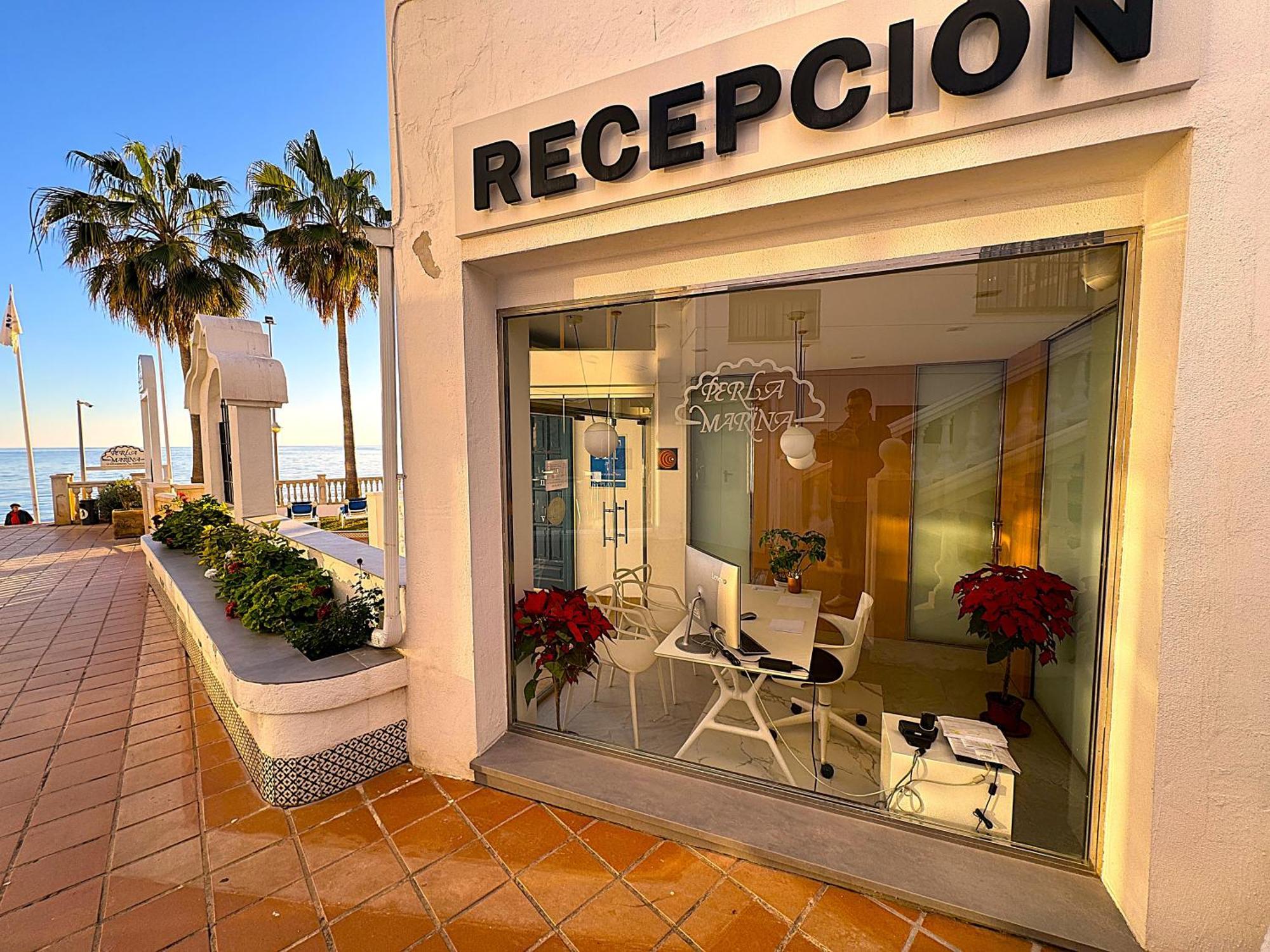 Apartamentos Perla Marina Nerja Kültér fotó
